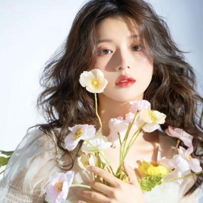 男人转化出机器人铠装
